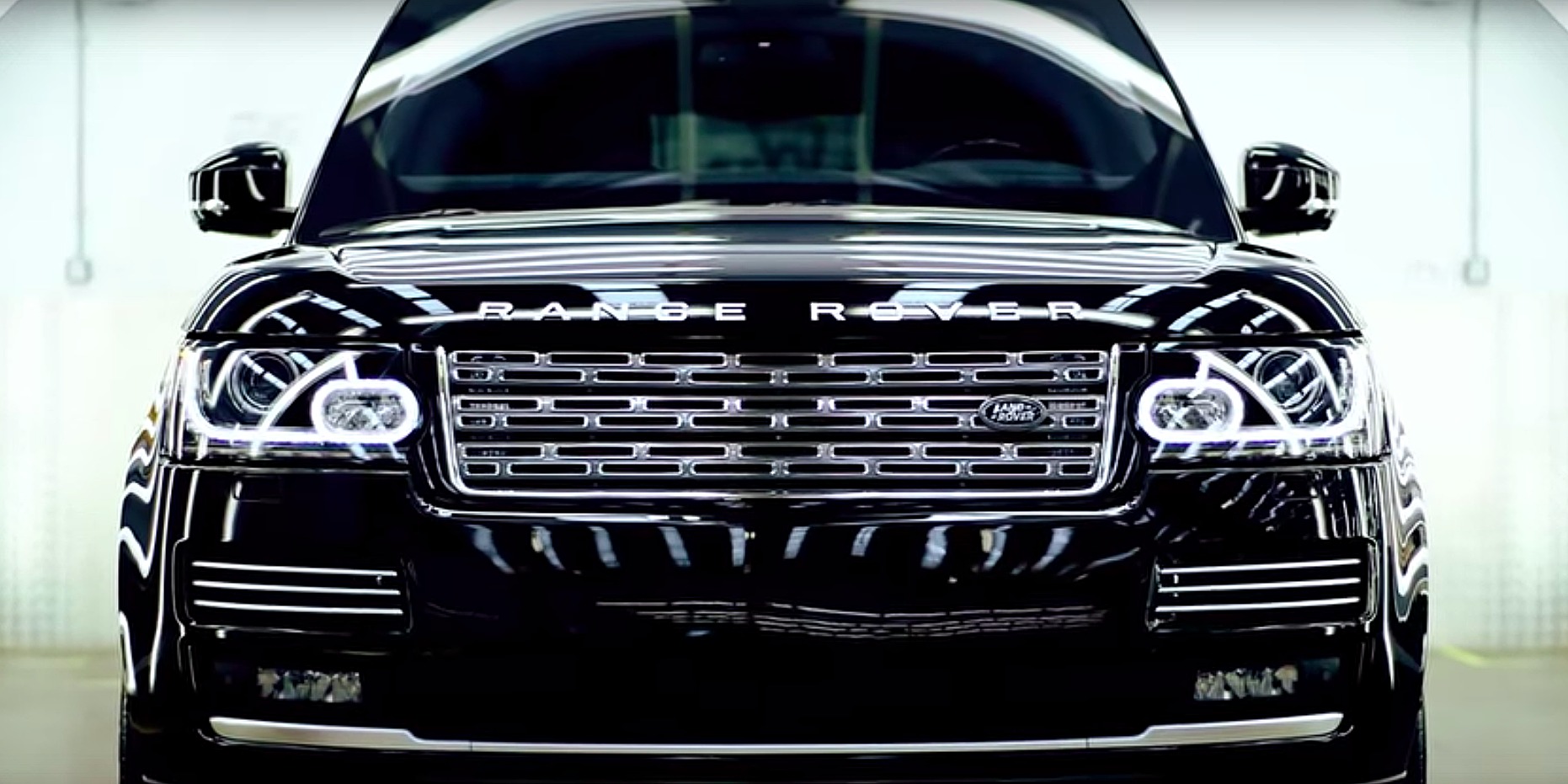 Land Rover S New Bulletproof Suv Is A Tank Dressed In A Tuxedo