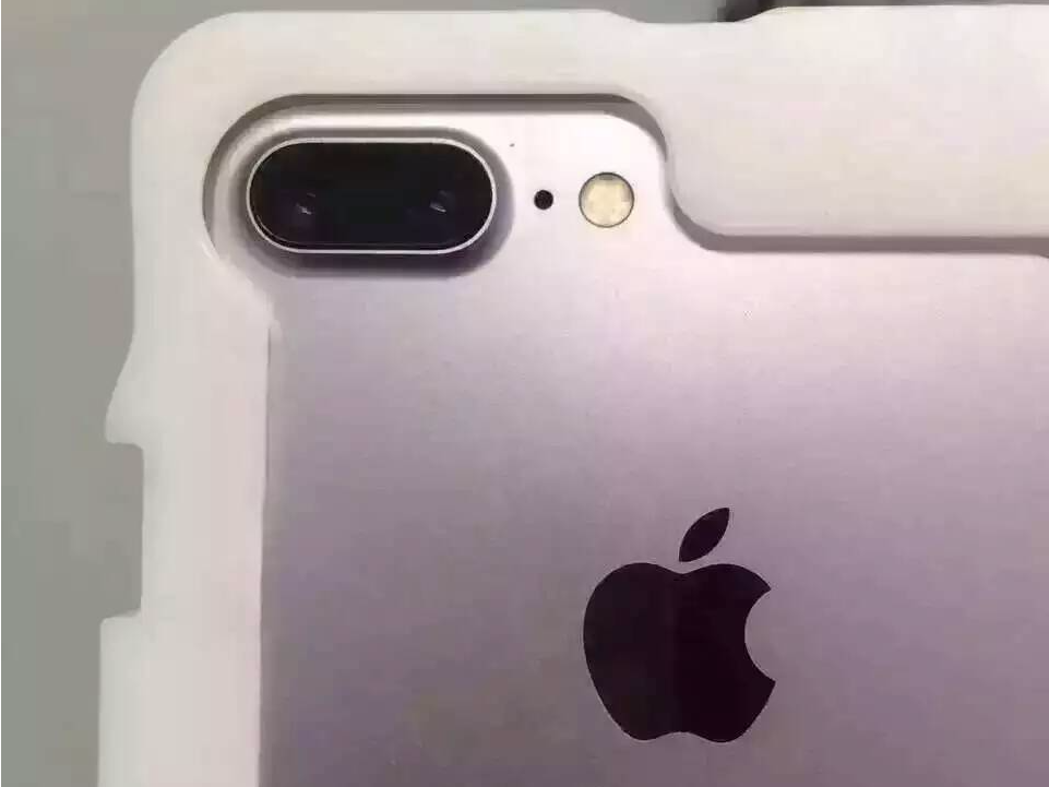 سميه بالانجليزي The latest iPhone 7 leaks show what's replacing the headphone port coque iphone 7 Looking for Alaska
