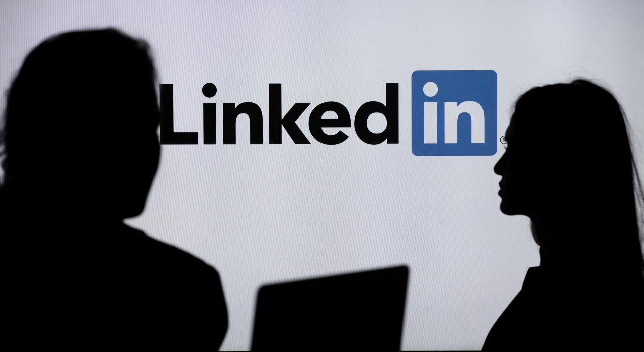 Lanzada en 2002, LinkedIn es la red social dedicada al mundo laboral más famosa a nivel global con más de 300 millones de usuarios.<br><br> <strong>Número de usuarios mensuales activos</strong>: 310 millones<br><br>(Foto: Aytac Unal / Anadolu Agency / Getty Images).