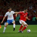 Football Soccer - Russia v Wales - EURO 2016 - Group B - Stadium de Toulouse, Toulouse, France - 20/6/16 - Wales' Gareth Bale and Russia's Aleksandr Golovin in action. REUTERS/Sergio Perez