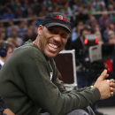 LaVar Ball is direct messaging nationally ranked prospects to recruit them for his new league