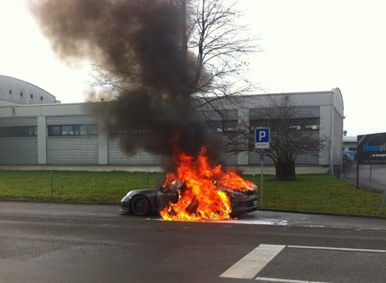 photo 3: 自燃問題讓保時捷暫停911 GT3交車!?