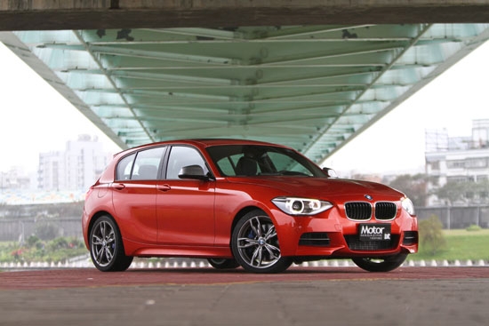 Hd影片 國內新車試駕 Bmw 135i Yahoo奇摩汽車機車