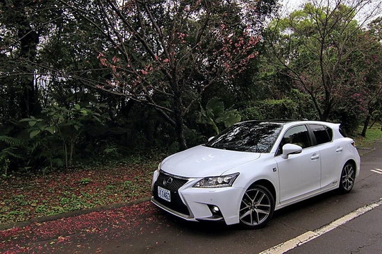 photo 1: 活潑又不失穩重的小將：Lexus CT200h F Sport