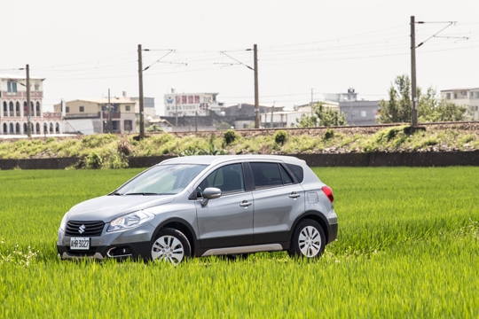 photo 1: 摩登新軍 Suzuki SX4 Crossover