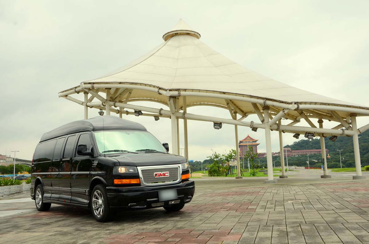 陸上巡航艦gmc Savana Explorer Limited Se Yahoo奇摩汽車機車