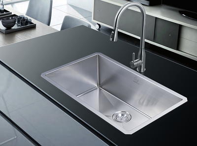 Beslend 32'' L Undermount Single Bowl Stainless Steel Kitchen Sink