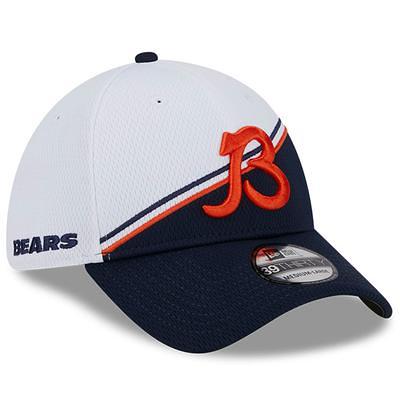 New Era Navy Chicago Bears 2022 Sideline Cuffed Pom Knit Hat