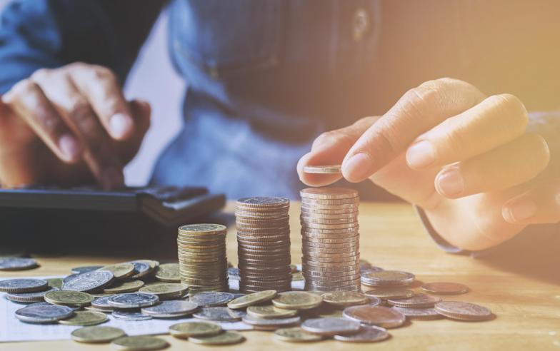 工作40年「月存1萬」夠養老？理財專家給上班族4個忠告：45歲提早退休不是問題