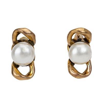 Chanel 70s Pearl Chain Clip Earrings - Vintage Lux - Gold - Yahoo Shopping