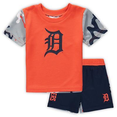 Infant White/Navy New York Yankees Little Hitter V-Neck T-Shirt & Shorts Set