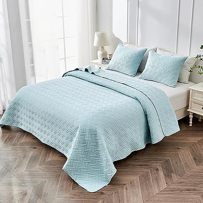 Quilt Set Full/Queen Size Light Grey - Oversized Bedspread - Soft Microfiber  Lightweight Coverlet for All Season - 3 Piece Includes 1 Quilt and 2 Shams,  Geometric Pattern : : Home