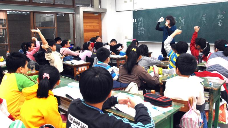 你是否贊成台灣繼續推廣雙語教學？