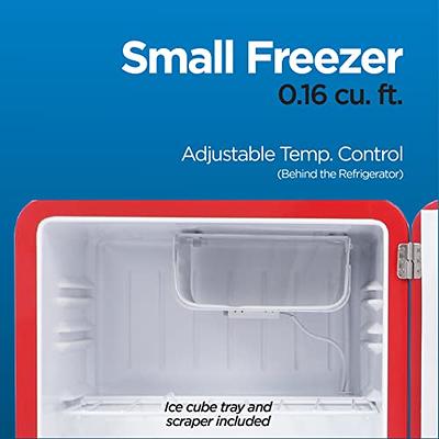 Commercial Cool 4.5 cu. ft. Retro Mini Fridge Red