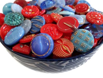 Qeuly Buttons for Crafts, Assorted Sizes Mixed Color Resin Buttons