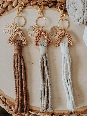 Macrame Daisy Flower Keychain Boho Handmade Charms Tassel Accessories for  Car Key Purse Backpack Gift for Party Favors Bridal Shower Gift for her