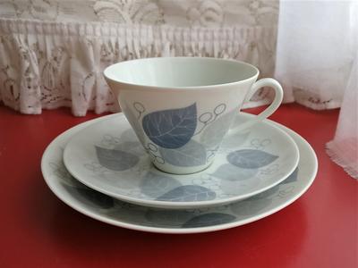 LA DOUBLEJ Set of four gold-plated porcelain espresso cups and