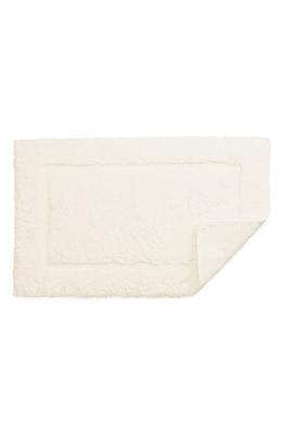 Amrapur Overseas Chenille Noodle 21-in x 34-in White Microfiber