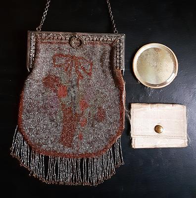 1920s Beaded Purse with Flower Design