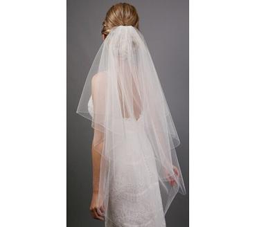 Latious 1 Tier Wedding Bride Veil Ivory Simple Fingertip Bridal Tulle Veils  with Comb for Brides and Women (Ivory)