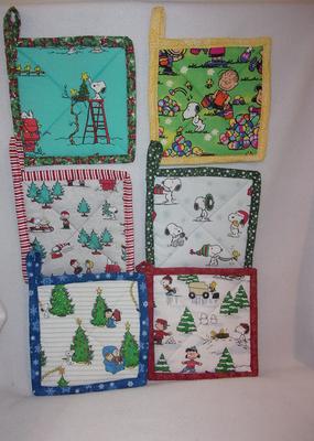 POT HOLDER Oven Mitt Hot Pad Choose From Multiple Designs. 