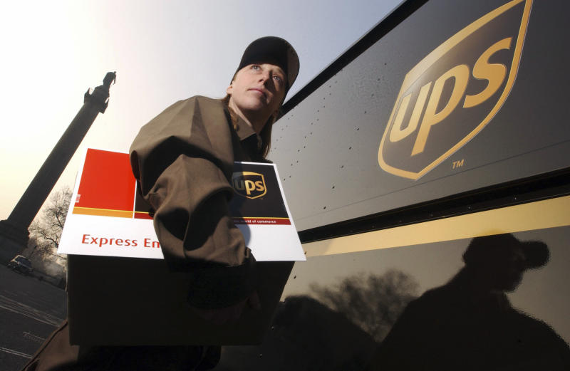 UPS to hire 100,000 workers this holiday season and pay 14 to 30 an hour
