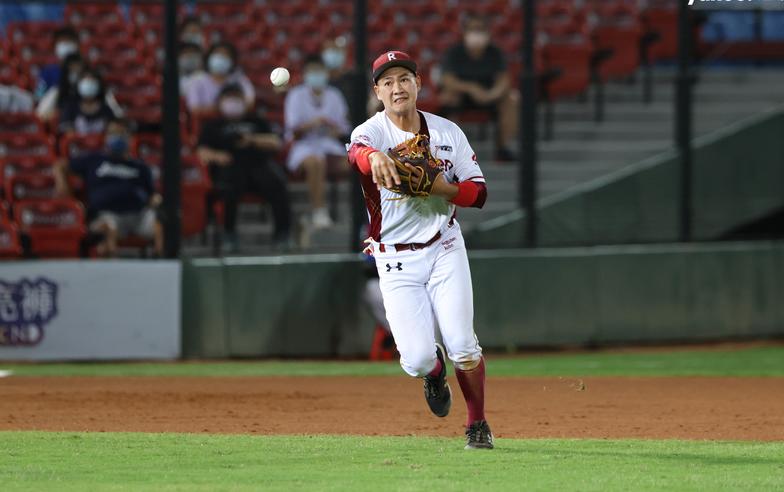 CPBL》梁家榮不想讓出三壘　休賽季打擊持續熱機