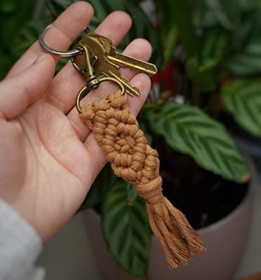 Macrame Daisy Flower Keychain Boho Handmade Charms Tassel Accessories for  Car Key Purse Backpack Gift for Party Favors Bridal Shower Gift for her