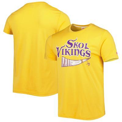 Nike / Men's Minnesota Vikings Skol Helmet Purple T-Shirt