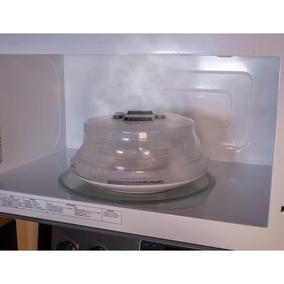 2-Pack: Magnetic Microwave Cover, BPA-Free Anti-Splatter Guard with Steam Vents