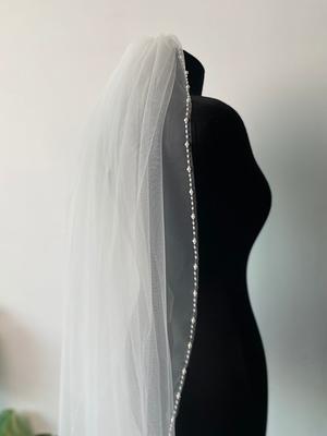 Scattered Pearl Hand-Beaded Fingertip Veil