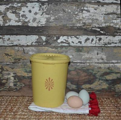 Vintage Tupperware Yellow Cereal Storage Container -   Cereal storage,  Vintage tupperware, Unique items products