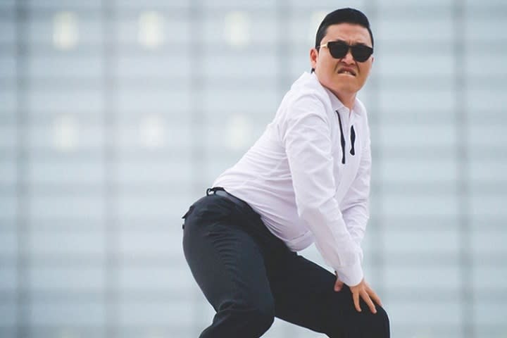 Psy Crashes His Rolls-Royce into a Bus, Leaves in Porsche