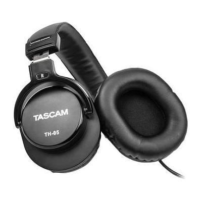 Tascam Podcast Bundle with Four Sets of TM-70 Dynamic Microphones