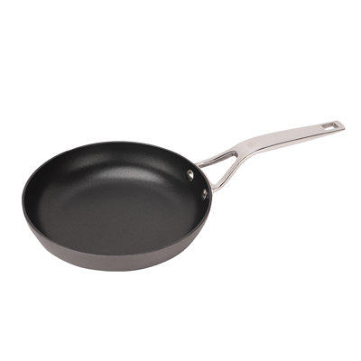 OXO Good Grips 9.5 in. Hard-Anodized Aluminum Nonstick Skillet in Gray with  Glass Lid - Yahoo Shopping