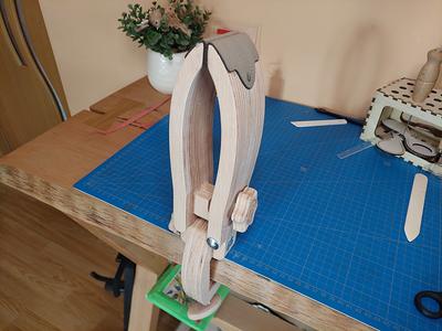 Diy stitching pony : r/Leathercraft