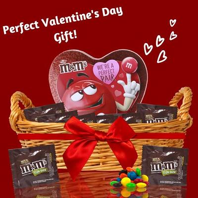 100 Grand Heart Box, Great Valentine's Day Gift, Individually Wrapped Fun  Size Candy Bars, 6 oz