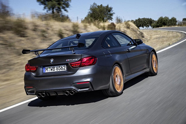 2015東京車展：BMW M4 GTS 500hp動力、OLED光源技術參見！