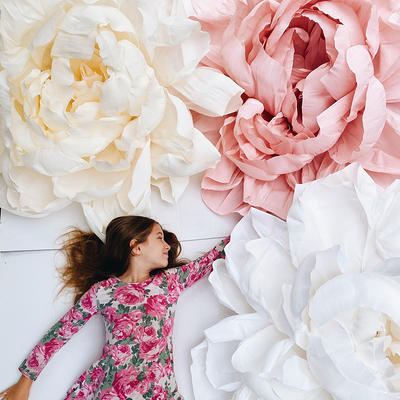 Giant Luxurious Paper Peony 3.5 Feet Wide  Huge Wall Flower Storefront Giant  Flowers Alice in Wonderland Party Props - Yahoo Shopping