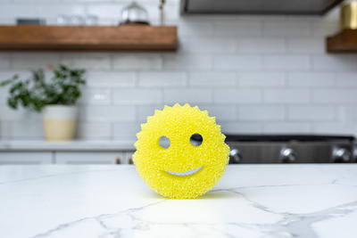 THE ORIGINAL Scrub Daddy Non-Scratch FlexTexture Dish Sponge YELLOW Smiley  Face