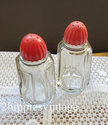 Vintage Clear Salt & Pepper Octagonal Paneled Red Bakelite Lids - Yahoo  Shopping