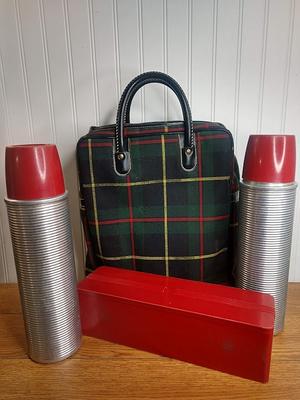 VINTAGE THERMOS PICNIC SET SANDWICH BOX 2 THERMOS RED PLAID BAG