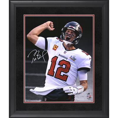 Joe Burrow Cincinnati Bengals Autographed Fanatics Authentic 8 x 10  Passing in the Snow with White Jersey Photograph