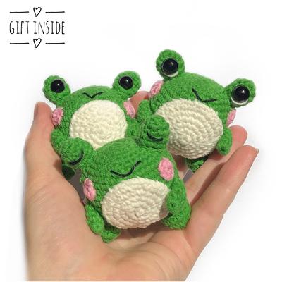 Strawberry frog plush, Frog crochet, Anxiety pet, Worry buddy, Frog  stress ball