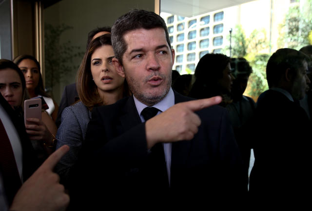 ***ARQUIVO***BRASILIA, DF, 18.10.2019: O deputado Delegado Waldir (PSL-GO) fala com a imprensa após reunião da executiva do partido, em Brasília. (Foto: Pedro Ladeira/Folhapress)