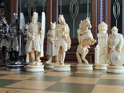 Wooden Chess Pieces palladin, Original Chess Pieces, Wood Carving