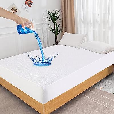 Waterproof Breathable Mattress Protector, Queen Noiseless Premium Smooth Mattress Cover, Deep Pocket Fit Up to 21 Inches, Soft Washable Bed Cover