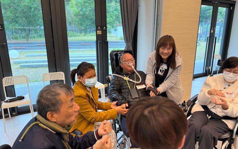 裡應外合讓漸凍人活出溫度