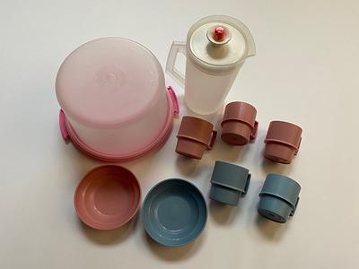 Tupperware Vintage/Retro Sippy Cups