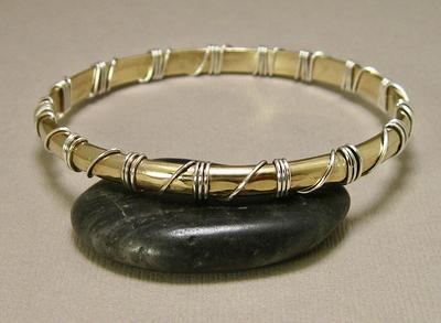 Zorte Bangle Bracelet in Gold